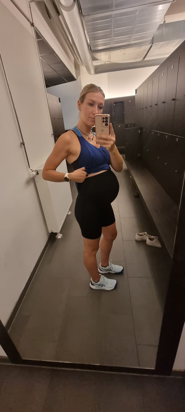 Customer photo review of Schwangerschafts-Shorts