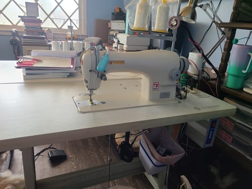 Customer photo review of SINGER 191D-30 Single Needle Lockstitch Industrial Sewing Machine Assembled with Servo Motor, Table and Stand Included