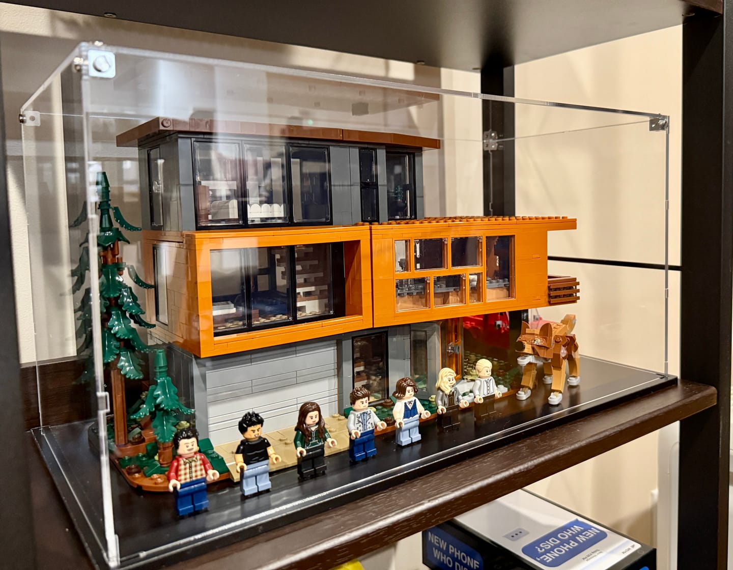 Customer photo review of Display Case for LEGO® 21354 Ideas Twilight The Cullen House