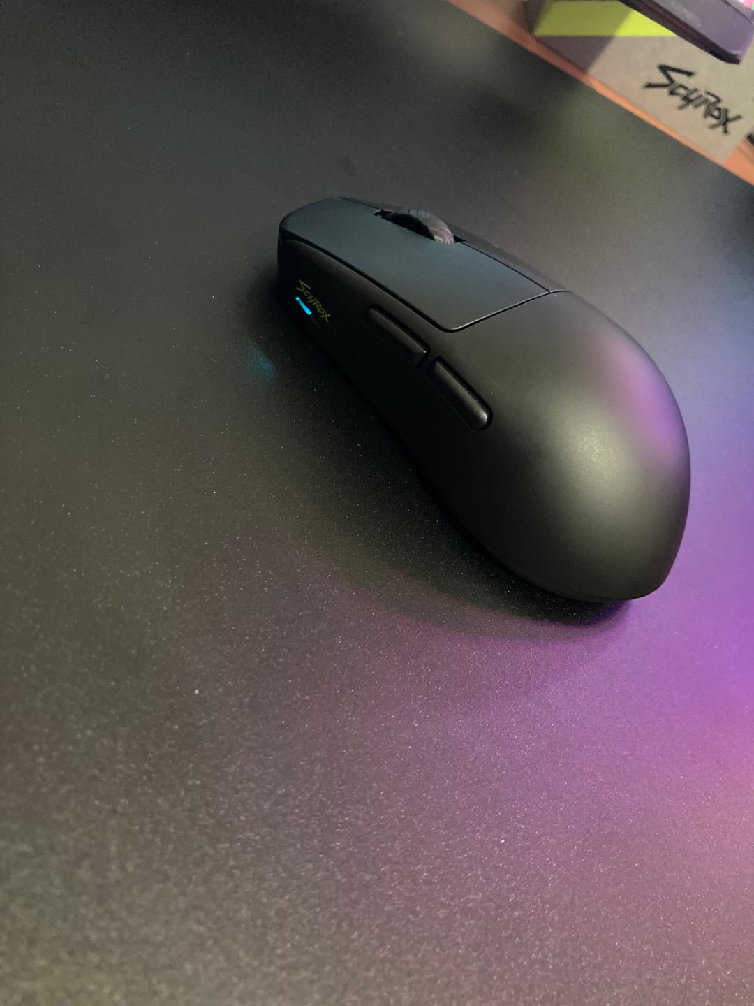 Customer photo review of Scyrox V8 8K Wireless Mouse