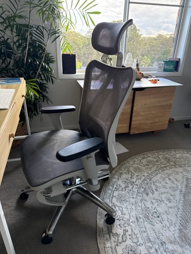 Customer photo review of Sihoo M57 Ergonomic Office Chair with built-in footrest