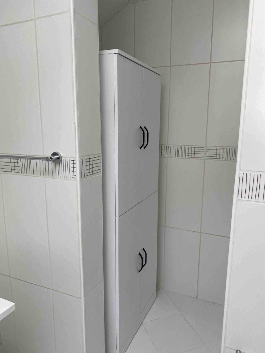 Customer photo review of Rani KD109 Çamaşır Makinesi Dolabı 4 Kapaklı 2 Raflı Banyo Dolabı Beyaz