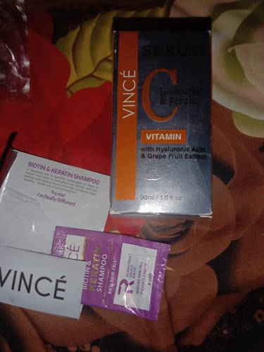 Customer photo review of Vitamin C Serum
