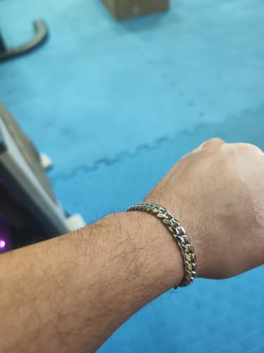 Reseña con foto de un cliente sobre Pulsera Cuban 8mm