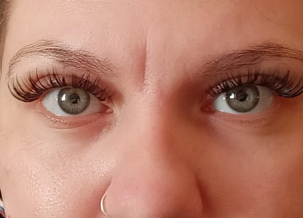 Customer photo review of 3-in-1 Lash Bond & Seal & Remover（Black Bond）