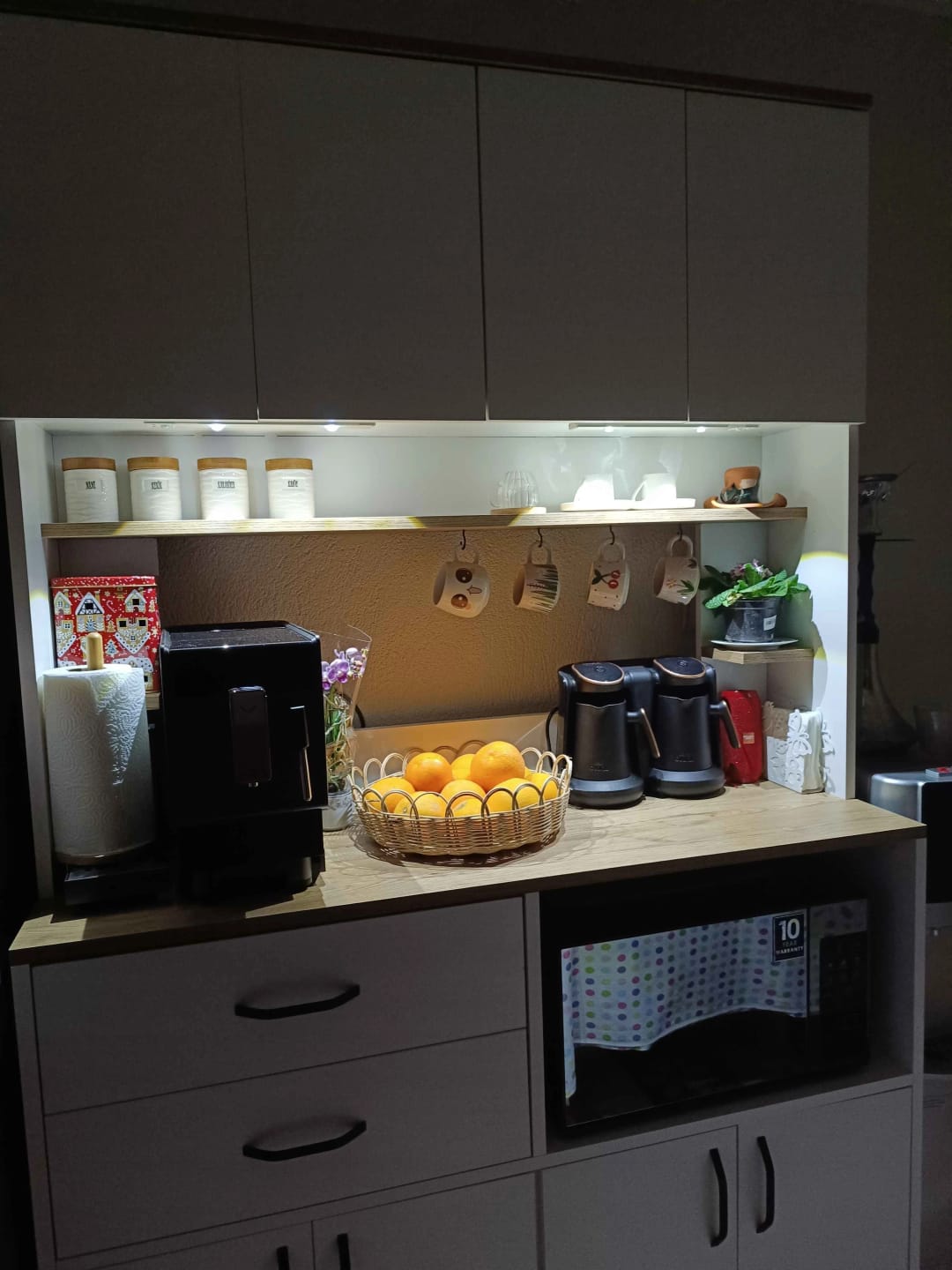 Customer photo review of Rani JE179 Çok Amaçlı Dolap 8 Kapaklı 2 Çekmeceli Kiler Mutfak Dolabı Beyaz - Sepet Ceviz