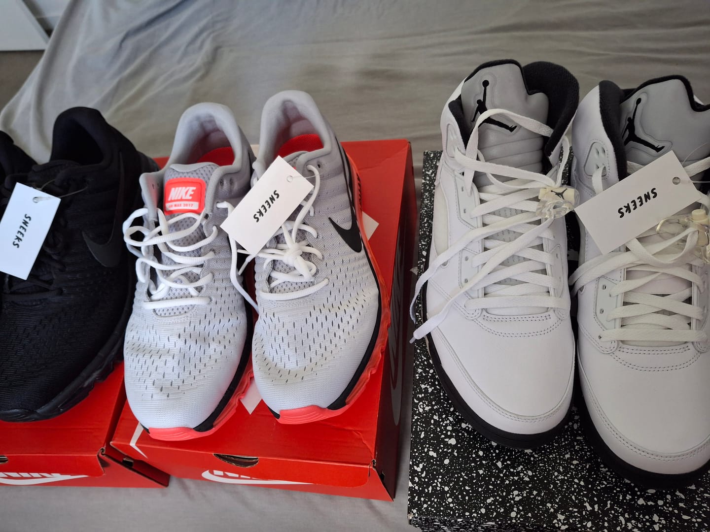 Customer photo review of Nike Air Max 2017 'Wolf Grey/Hot Punch' Men's