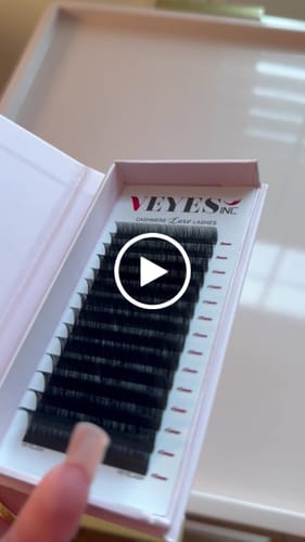 Customer video review of Cashmere Lashes - 0.05MM