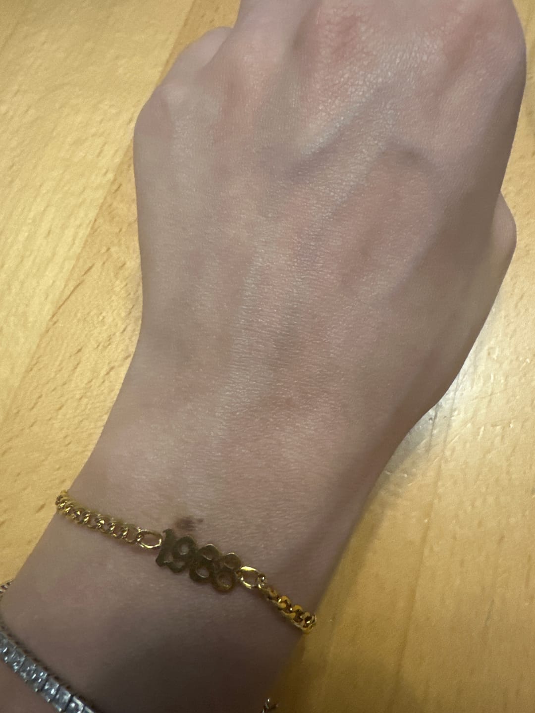 Customer photo review of Jahreszahl Armband | 18K vergoldet