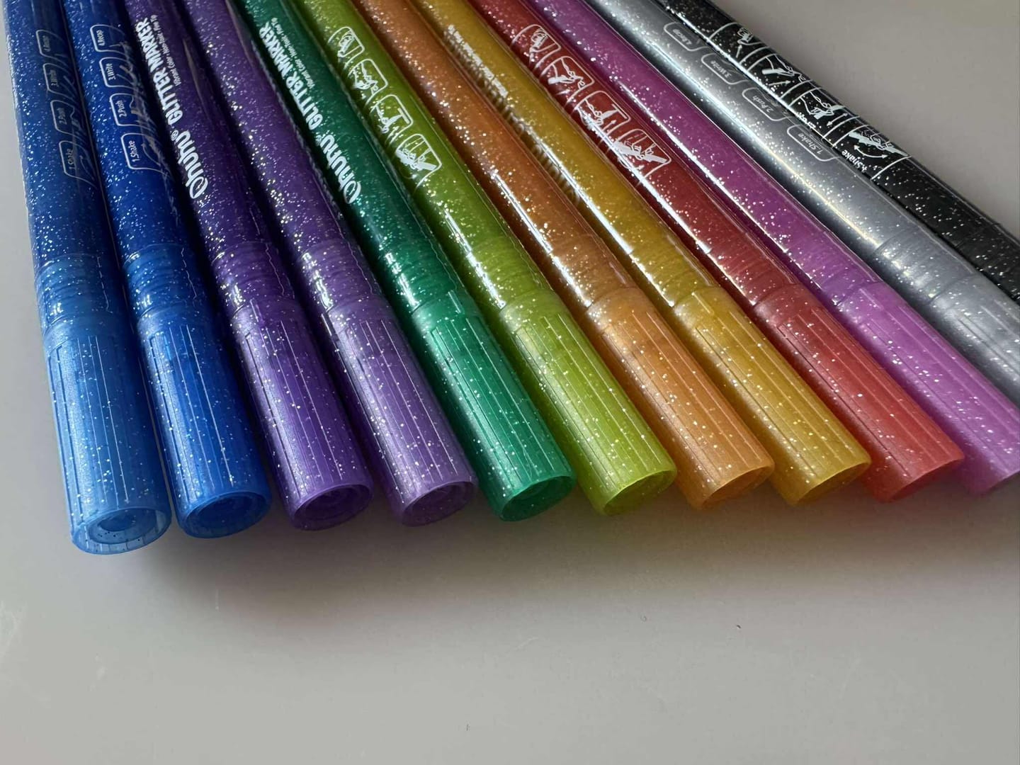 Customer photo review of Ohuhu Water-Based Glitter Metallic Marker Pens, 12 Shimmer Colors