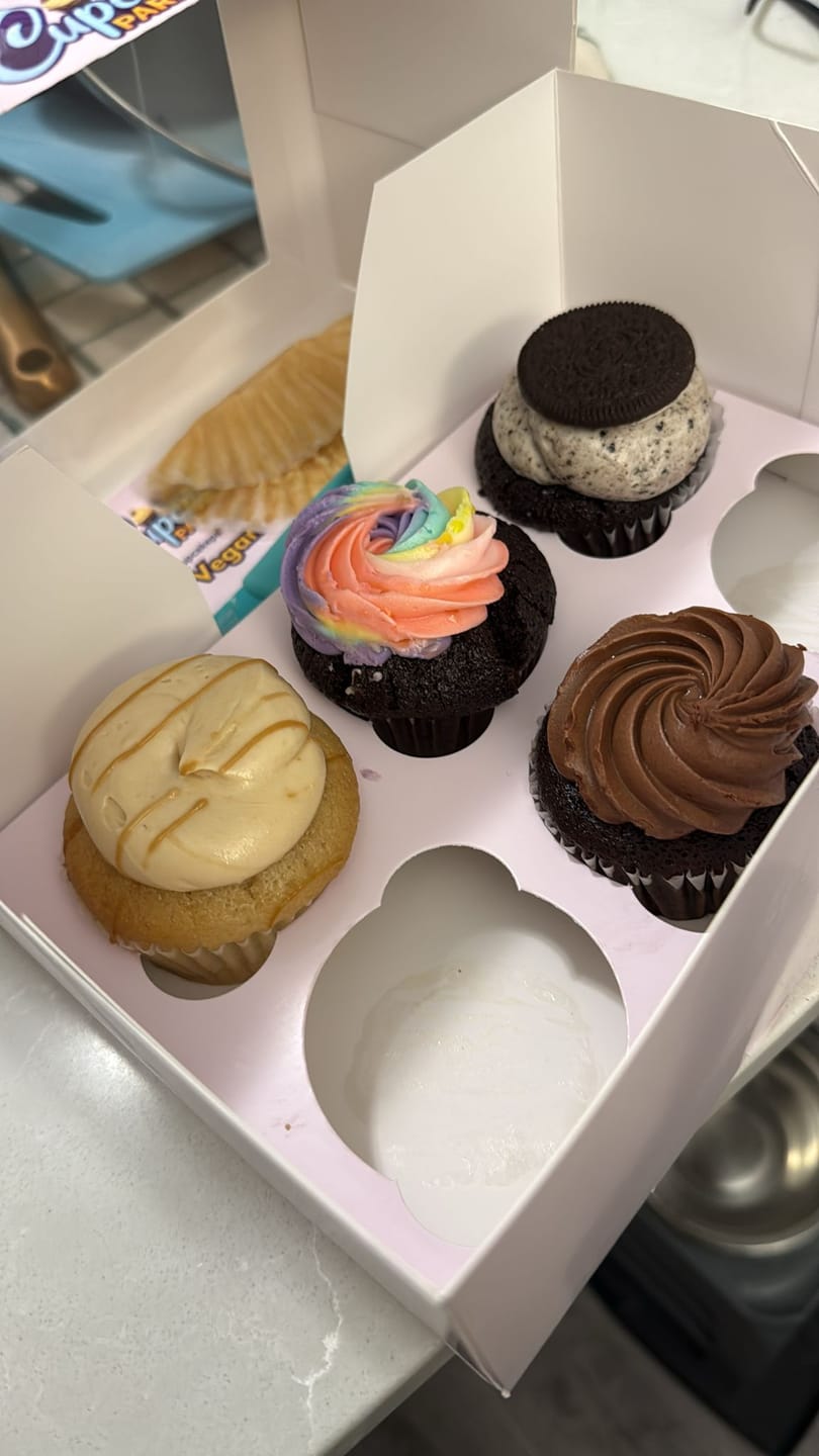 Customer photo review of 6 Pack Vegan Cupcakes