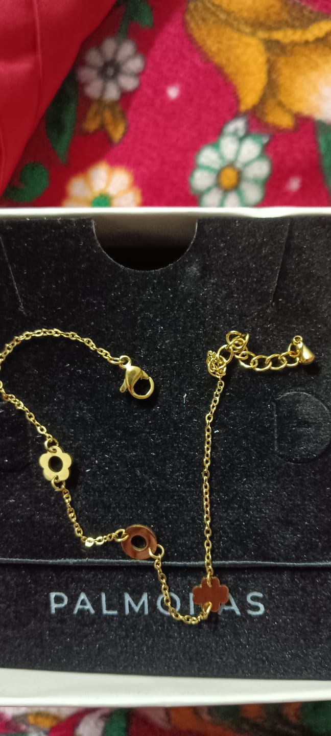 Customer photo review of Flower Charm Bracelet