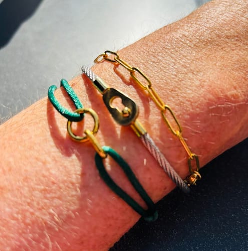 Customer photo review of GREEN UNITY BRACELET | 18K Gold