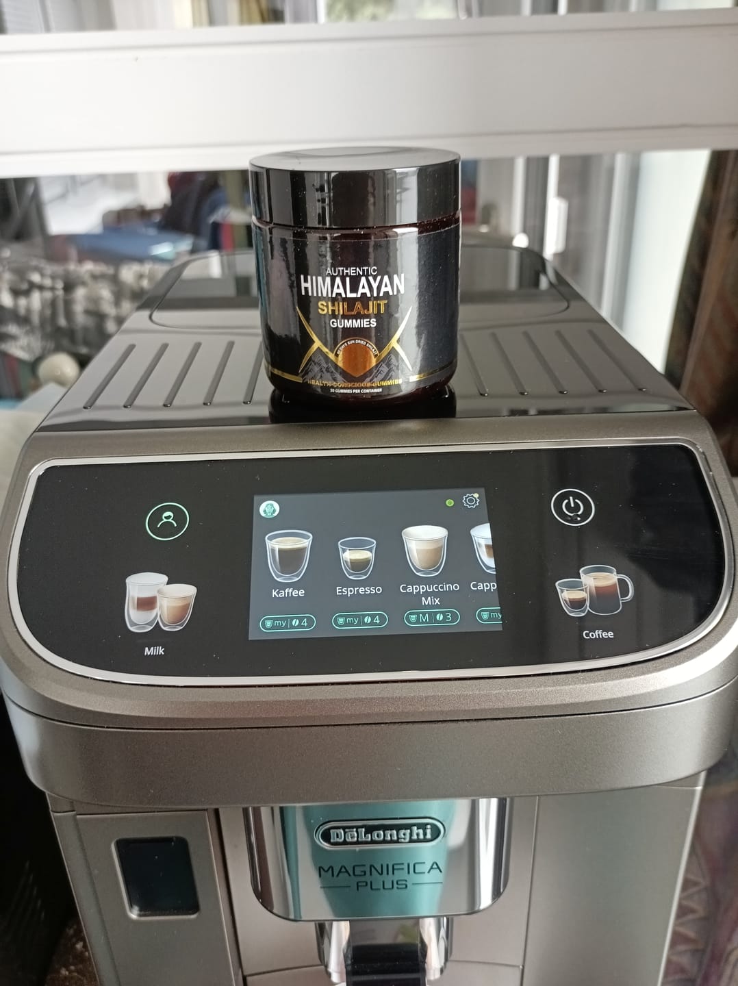 Customer photo review of Mindabolics Shilajit Gummies