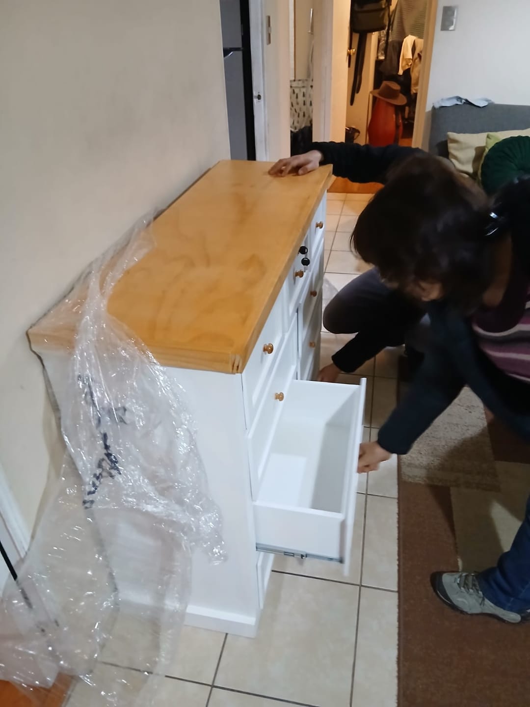 Customer photo review of Cómoda de madera de pino 9 Cajones Malmo