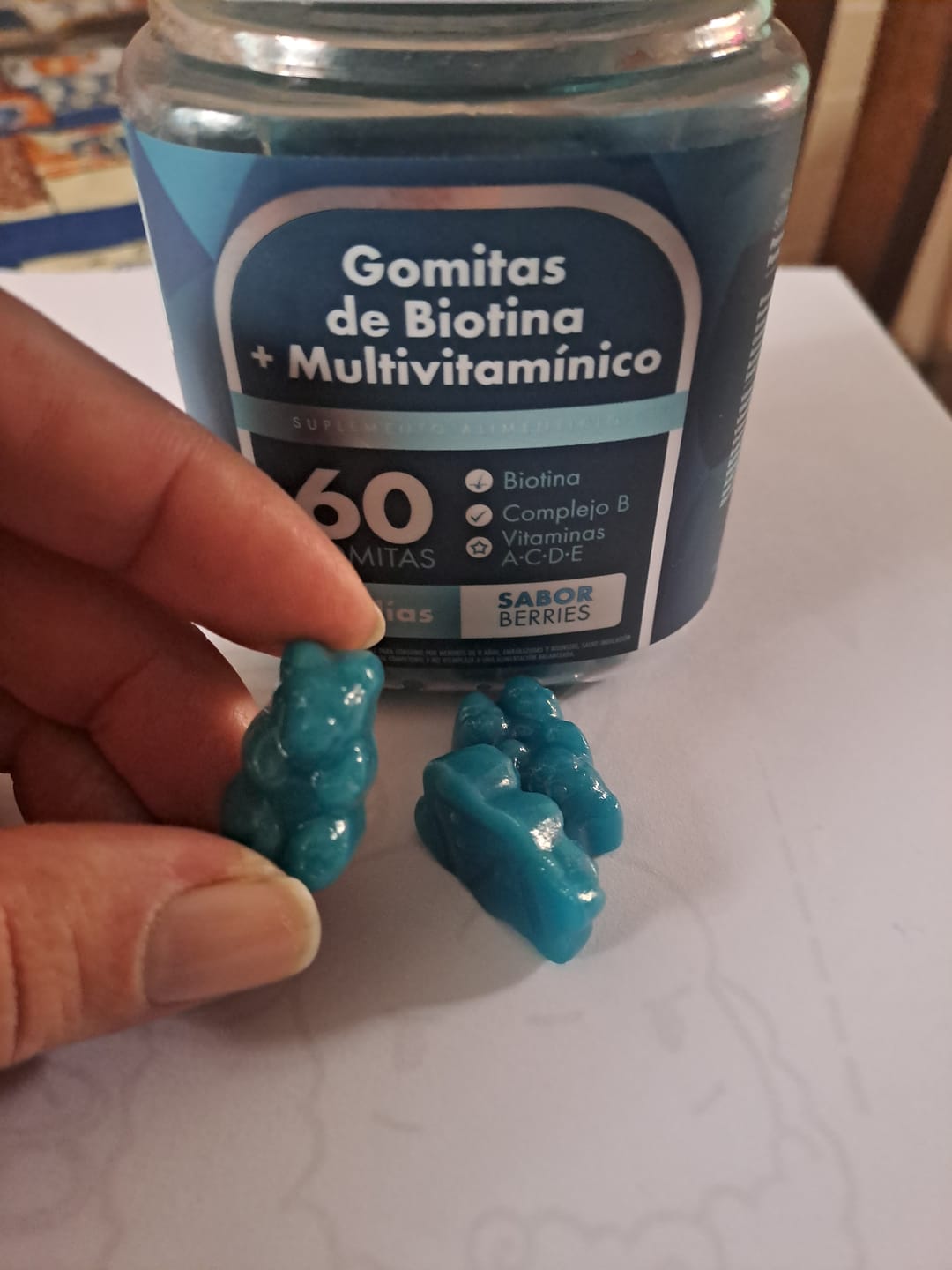 Customer photo review of Gomitas de Biotina y Multivitamínico | Suscripción