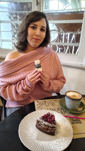Customer photo review of SWEATER LINA ROSADO