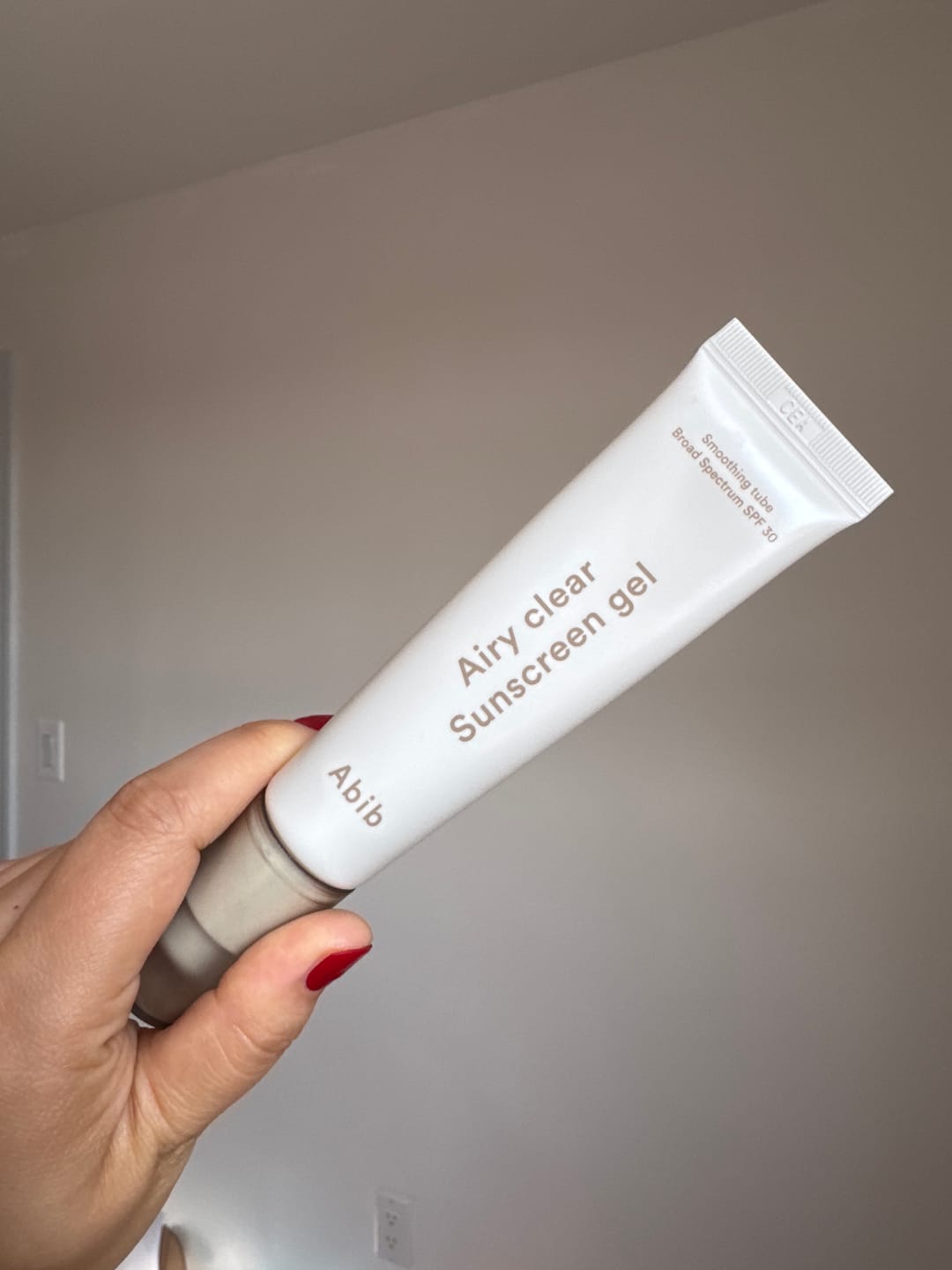 Customer photo review of Airy clear sunscreen gel Smoothing tube