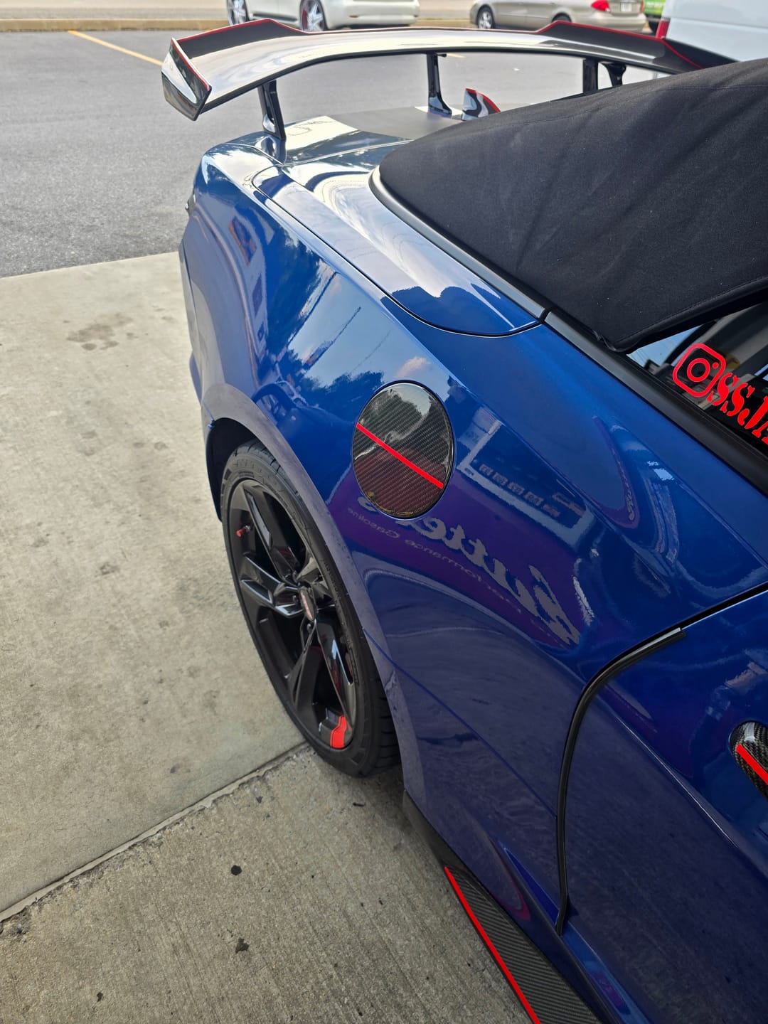 Customer photo review of 2016-2024 Camaro Real Carbon Fiber Gas Cap Cover