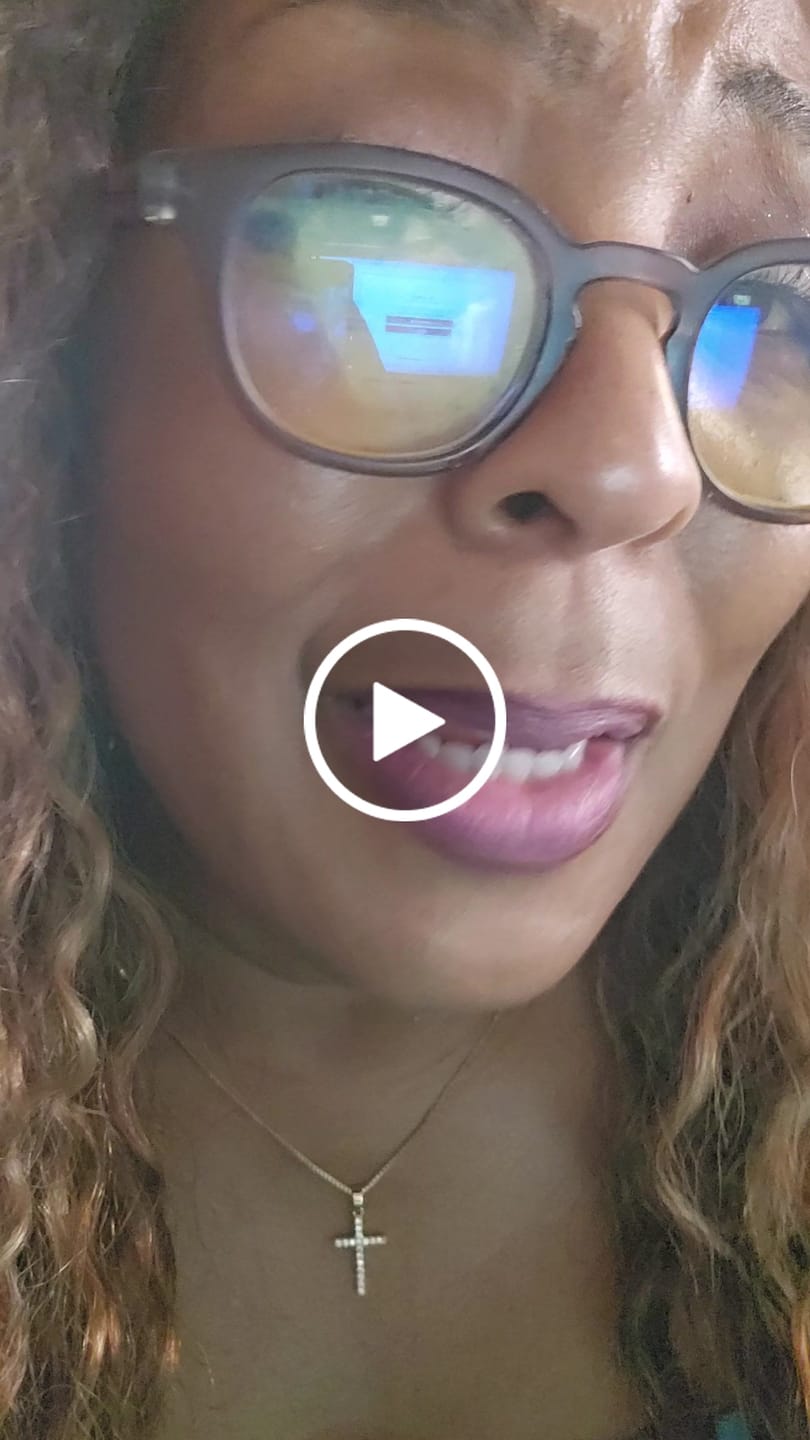 Customer video review of MIRACLE 3-IN-1 CLAY MASK
