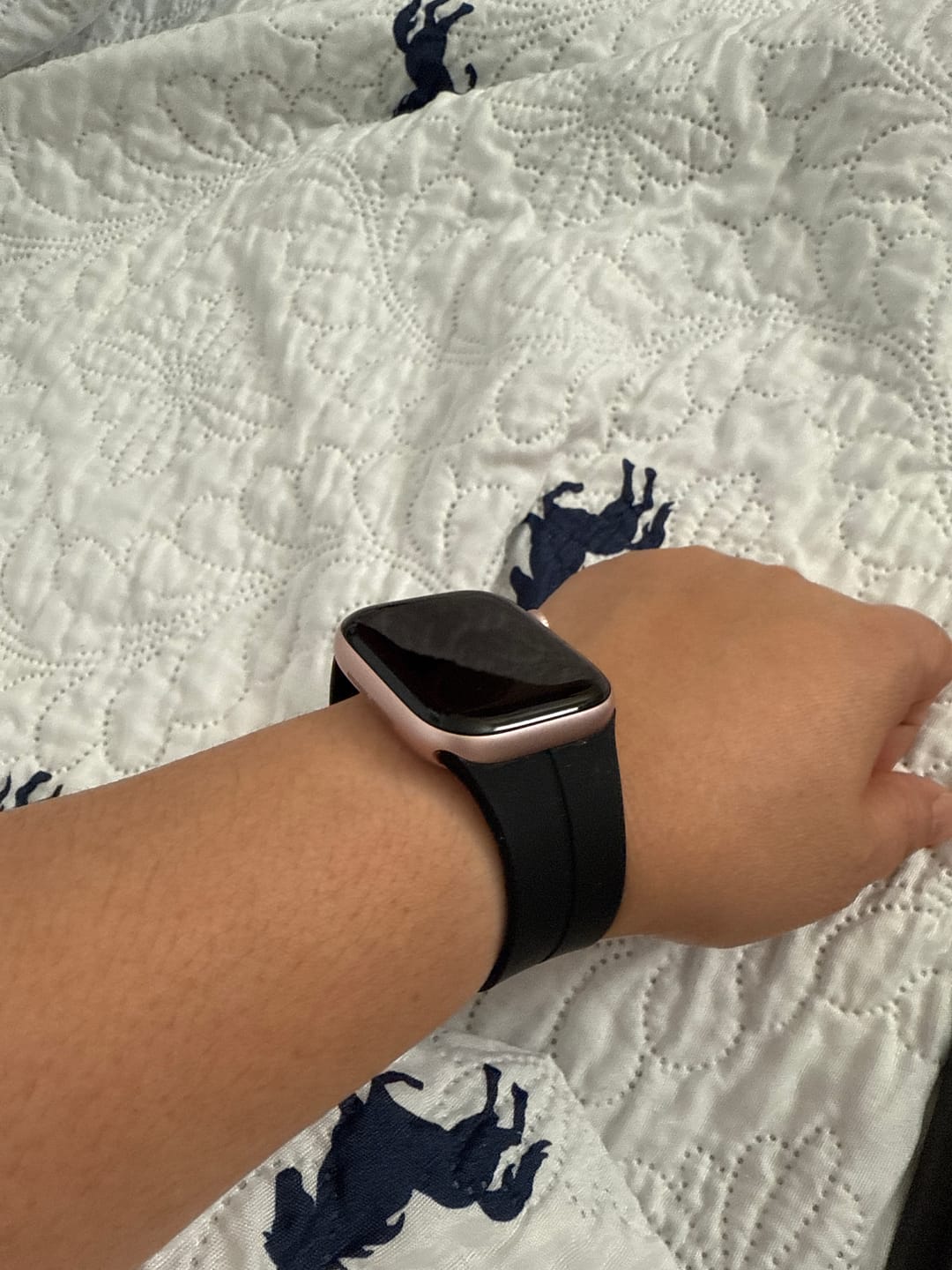 Customer photo review of FlexiFit™ Magnetic Band for Apple Watch - BUY 1 GET 1 FREE!