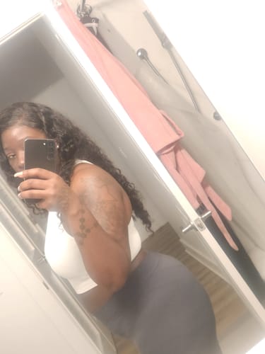 Customer photo review of CurlyMe 360 Lace Fit Wig Pre-Bleached Water Wave Human Hair Wear Go Glueless Wig Pre-Plucked