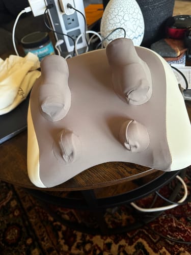 Customer photo review of HiZoo - Pillow Neck & Shoulder Massager