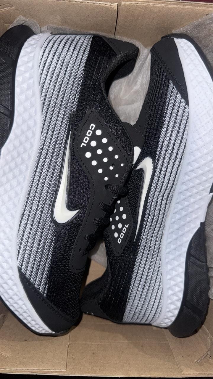 Customer photo review of Tenis 013 Negro Blanco