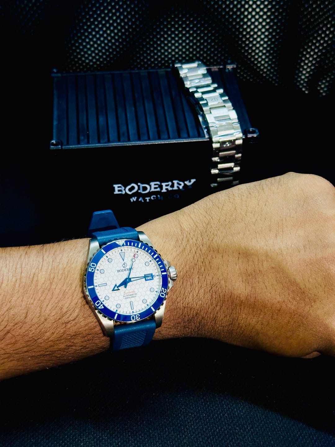 Customer photo review of SEATURTLE.OCEAN(TITANIUM) - Automatic Titanium Diver Watch | Sea Blue/Ti-bracelet