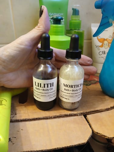 Customer photo review of MORTICIA Bath & Body Oil