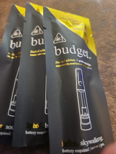 Customer photo review of 1 Gram THC-A Full Spectrum Vape Cartridge | Berry Gelato - Hybrid