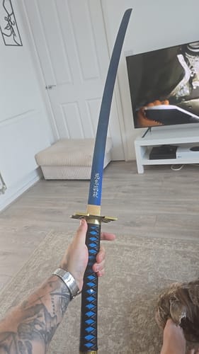 Customer photo review of Demon Slayer Katana - Tokito Muichiro's Nichirin Sword 時透無一郎の日輪刀