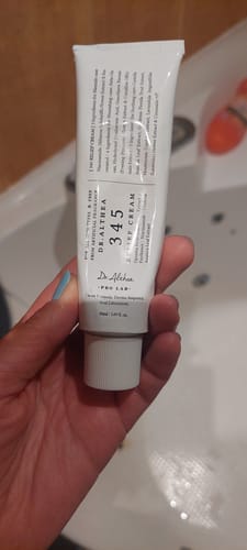 Jekaterina J. review of Nomierinošs krēms ar resveratrolu Dr. Althea 345 Relief Cream image 1 out of 2