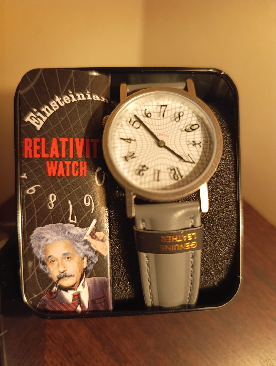 Customer photo review of Reloj Análogo Philosophers Guild Relatividad de Einstein 33 mm