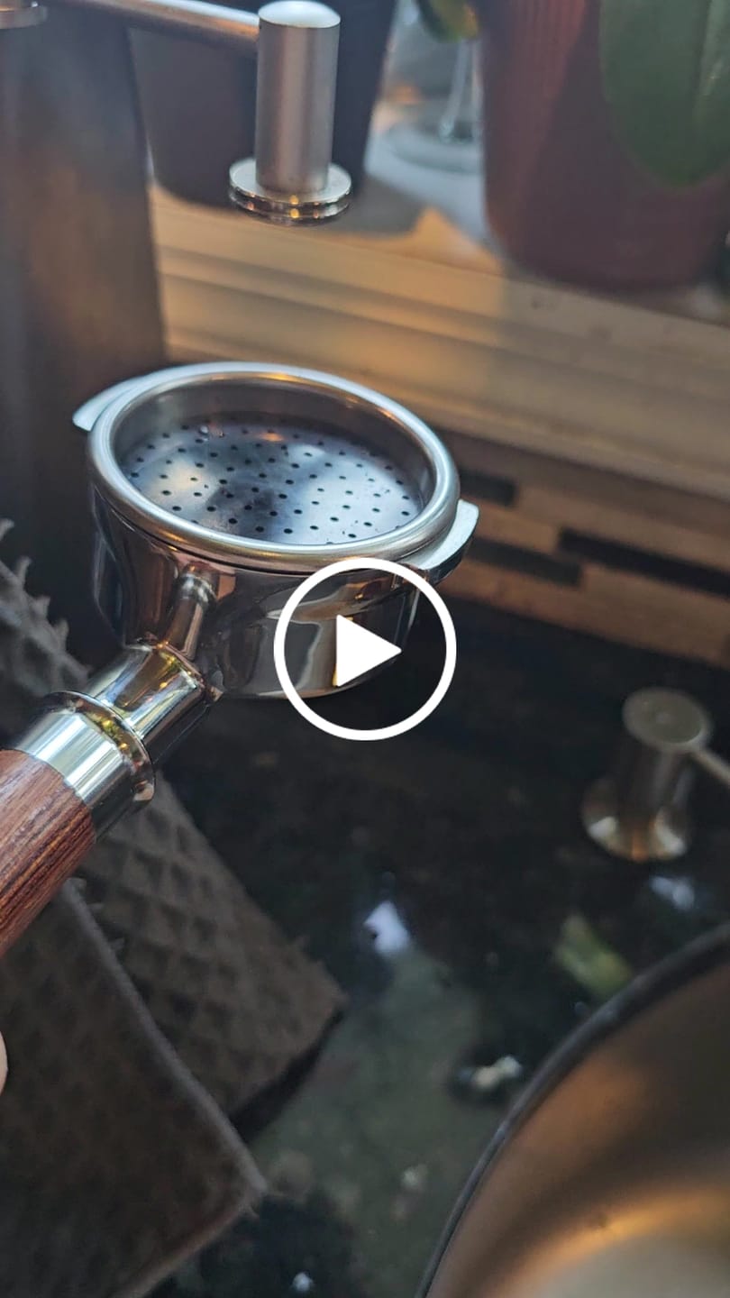 Customer video review of Multi-Function Magnetic Puck Screen Holder