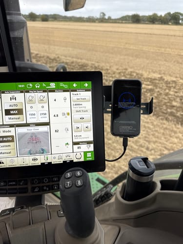 Customer photo review of GADGETME G5 Plus V3 Handyhalterung mit Wireless Ladefunktion 15W Fast Wireless