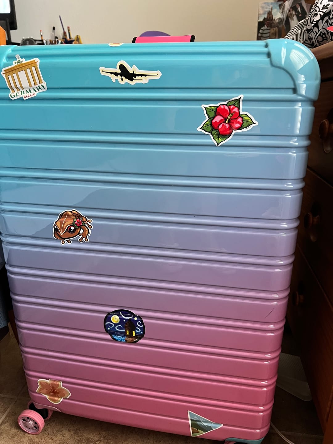 Customer photo review of La Última La Paga el Diablo - Sticker para Tarjeta de Crédito