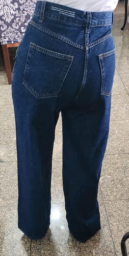 Ana M. review of Calça Jeans Wide Leg Buriti Azul Escuro image 1 out of 2