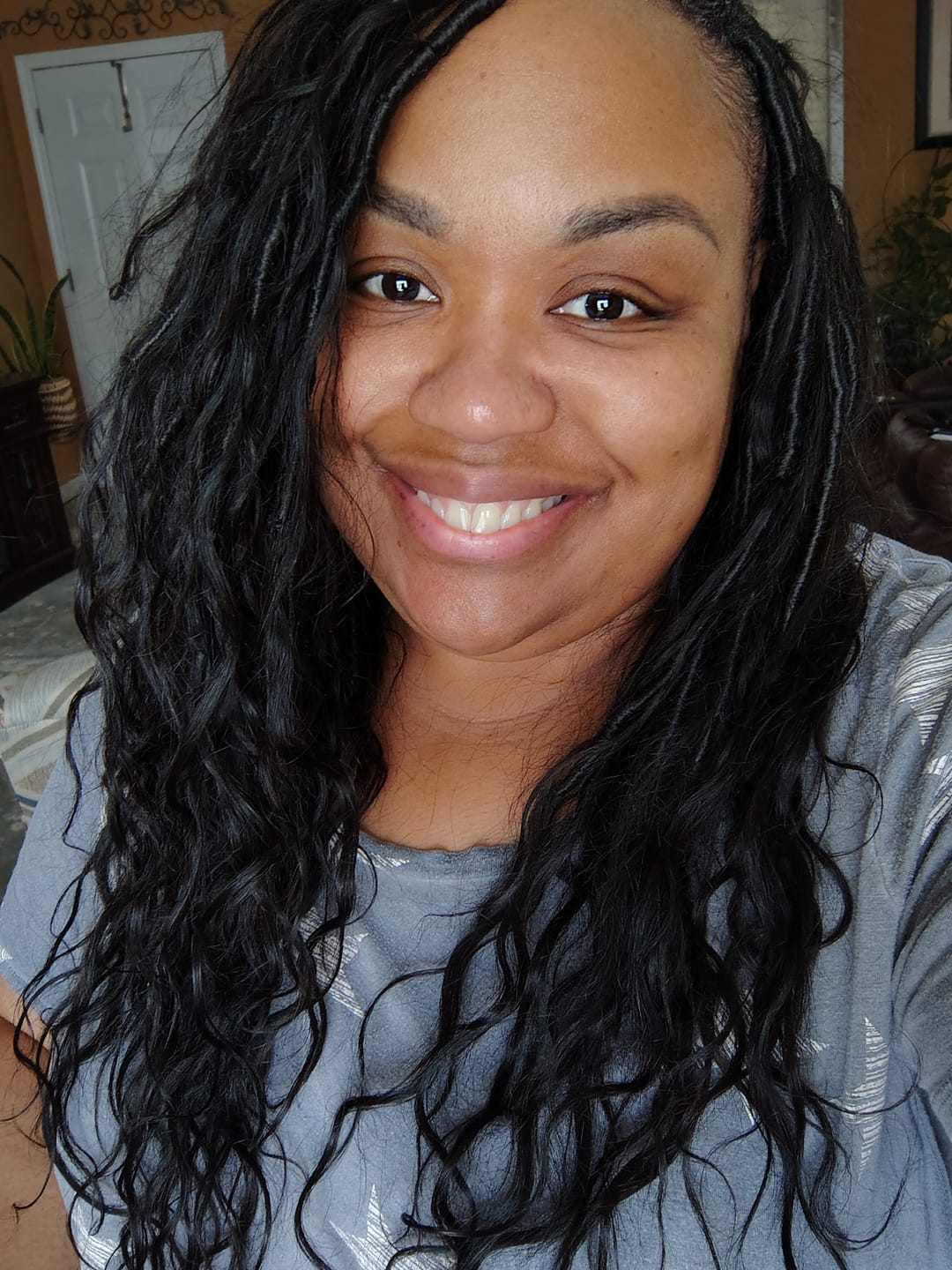 Customer photo review of Pre-looped Crochet Boho Locs with Body Wave Virgin Human Hair Curls