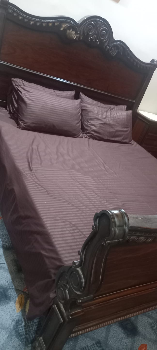 Customer photo review of CHOCO SATIN STRIPE BEDSHEET SET - 5 PCS