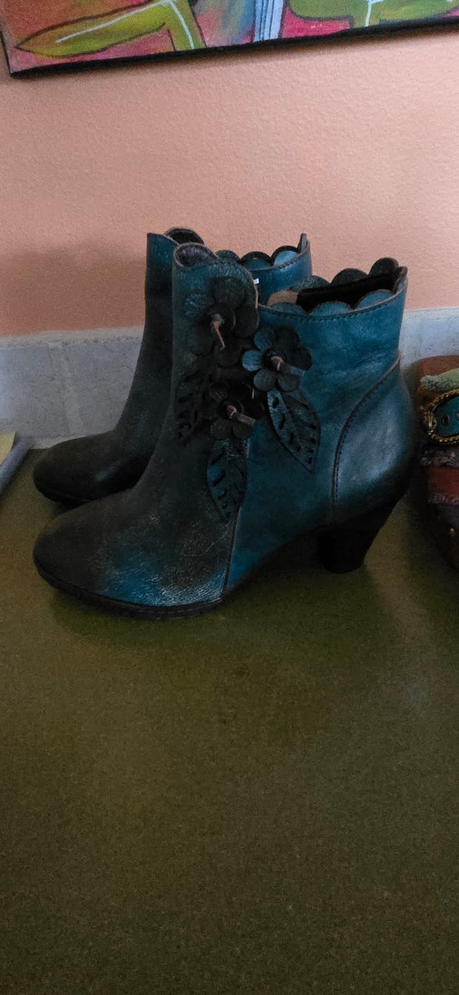 Customer photo review of Retro Handmade Floral Leather Solid Color Ankle Boots