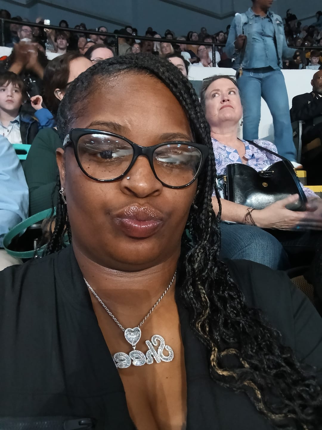 Customer photo review of ICED HEART CUSTOM CURSIVE NAME BAGUETTE NECKLACE