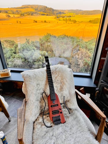 Customer photo review of Donner HUSH-X Electric Guitar Kit for Travel