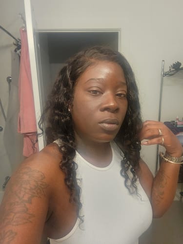 Customer photo review of CurlyMe 360 Lace Fit Wig Pre-Bleached Water Wave Human Hair Wear Go Glueless Wig Pre-Plucked