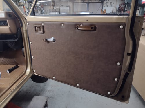 Customer photo review of HEXCAP-7/16-105 White Walnut