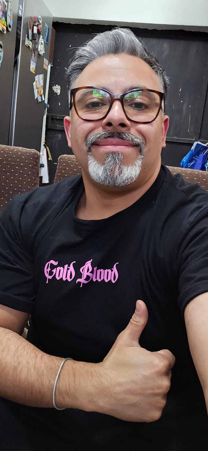 Customer photo review of POLERA TRUST NO ONE BLACK & FUCHSIA