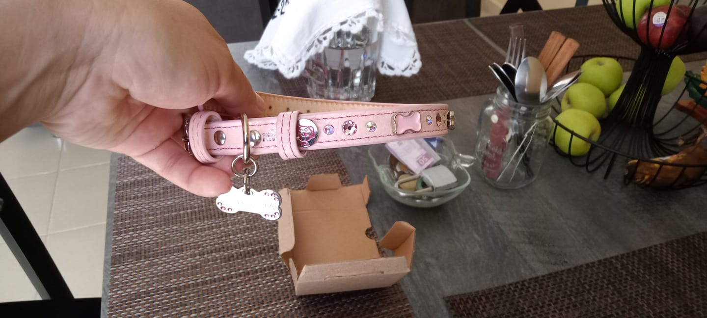 Customer photo review of Collar Hueso Rosa