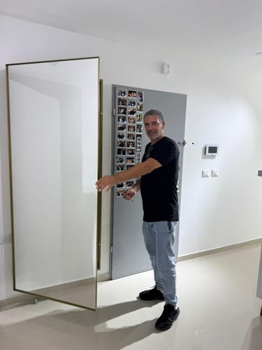 Customer photo review of מראה עמוקה לארון חשמל