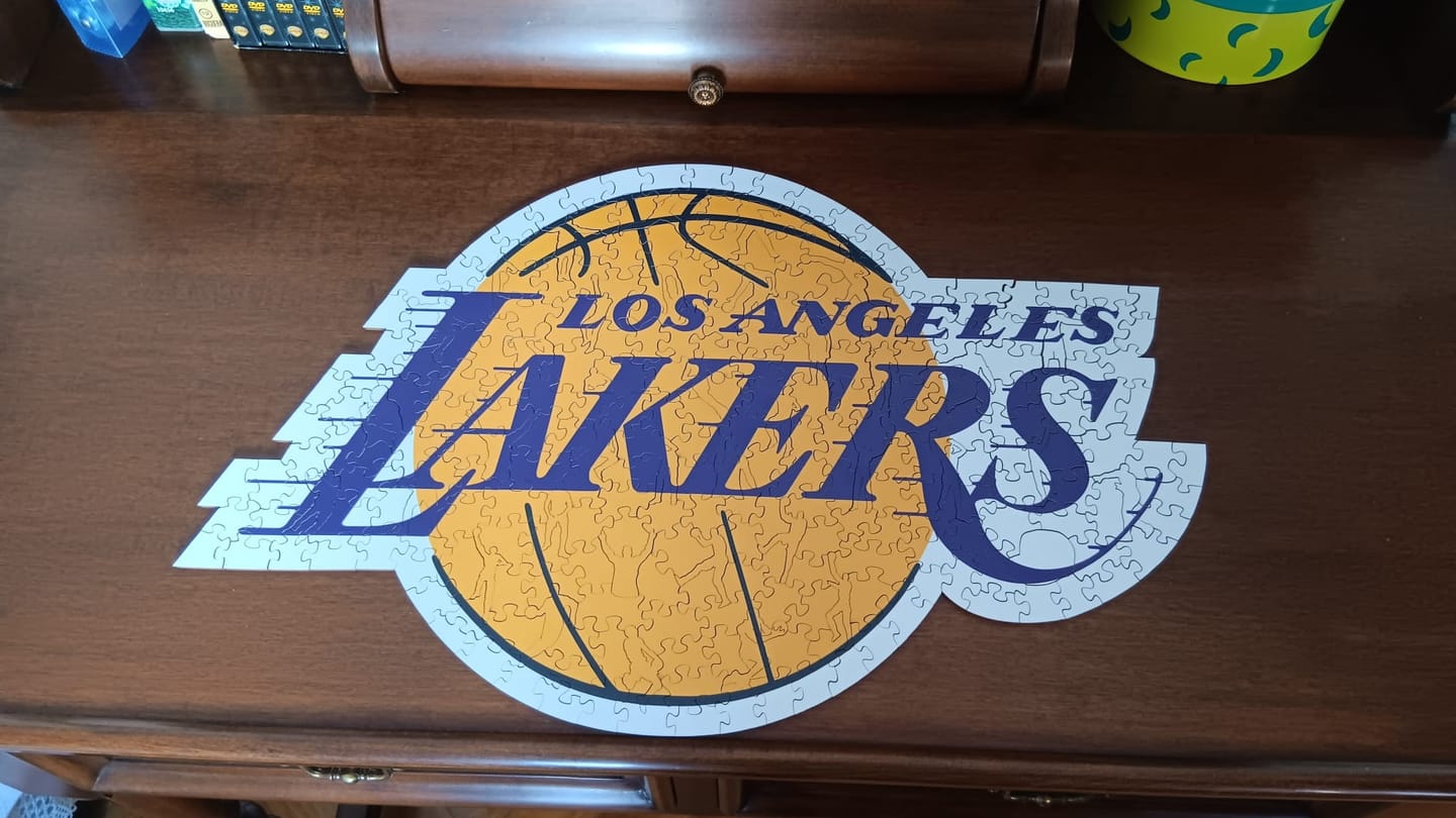 Customer photo review of Los Angeles Lakers™ - Rompecabezas de Madera