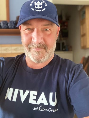 Customer photo review of Niveau - Premium Shirt